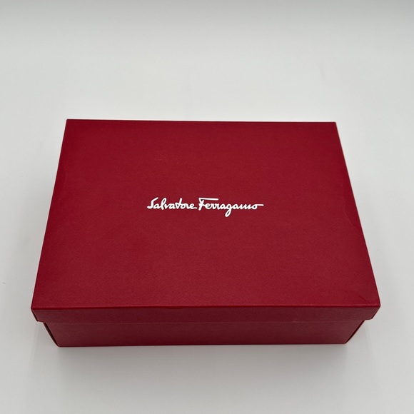 SALVATORE FERRAGAMO - VERA BOW CROSS-BODY BAG - Picture 12 of 16